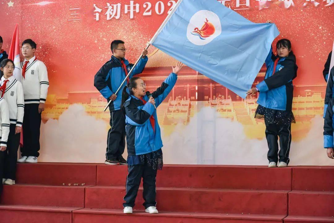 了解更多关于为什么鲨鱼要不停的游动呢？的内容-为什么鲨鱼要不停的游动呢？红迪网